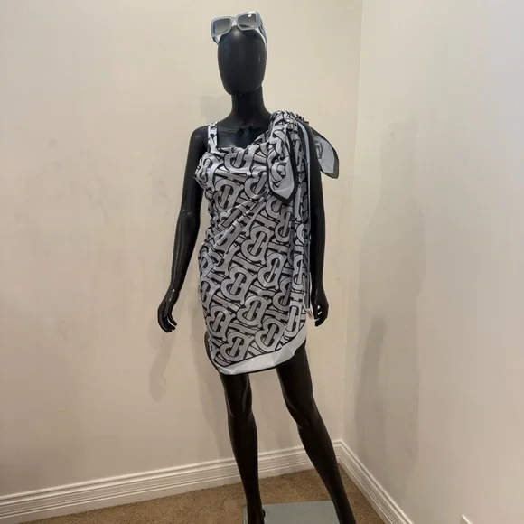Burberry Monogram Pareo Scarf Wrap Dress Multiway New Luxury - Picture 3 of 10